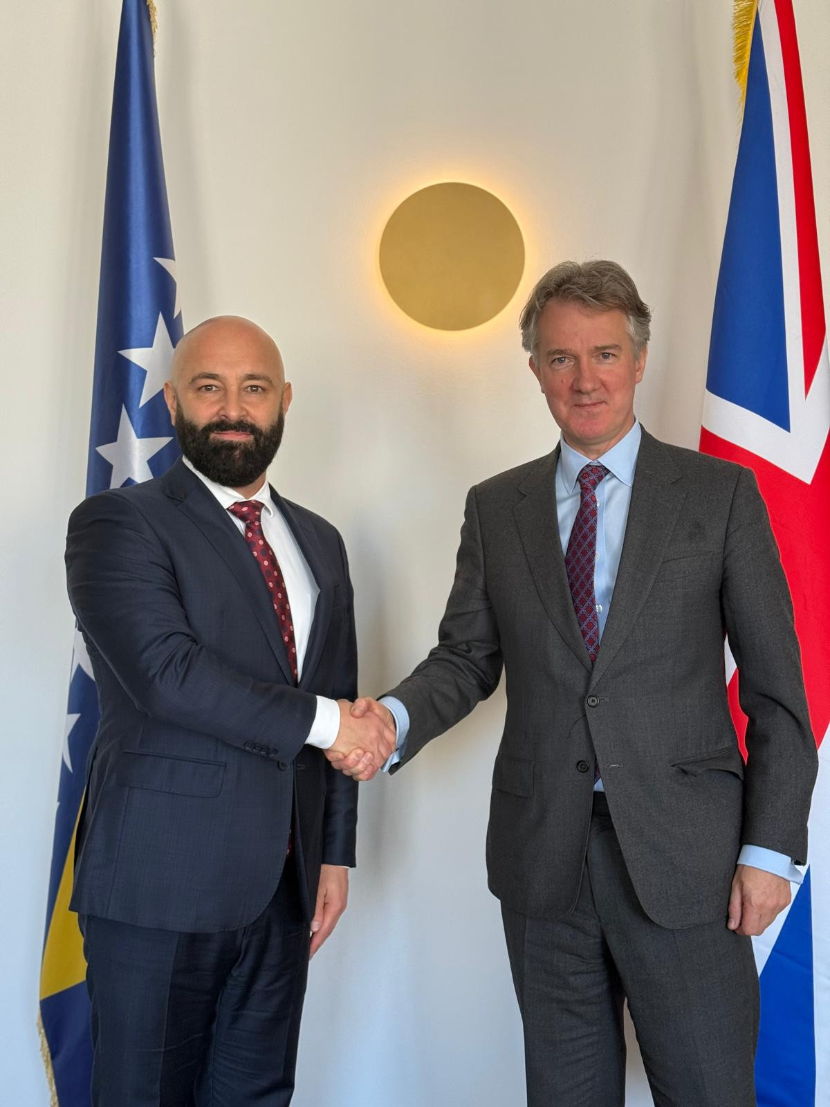 >Njegova ekselencija gospodin  Julian Reilly ambasador Ujedinjenog Kraljevstva sa saradnicima posjetio je Agenciju za bankarstvo FBiH